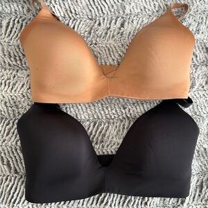 SKIMS Tan and Black T-Shirt Demi Bra Set